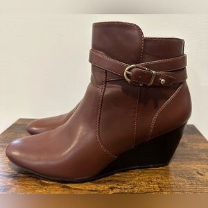 G.H. Bass & Co Brown Angie Ankle Boots Size 10